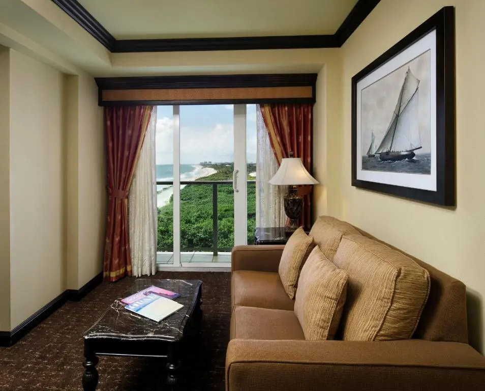 Suite oceanfront