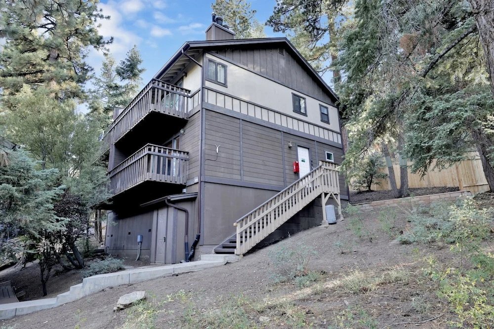 2175-bear View Condo 2 Bedroom Home by Redawning