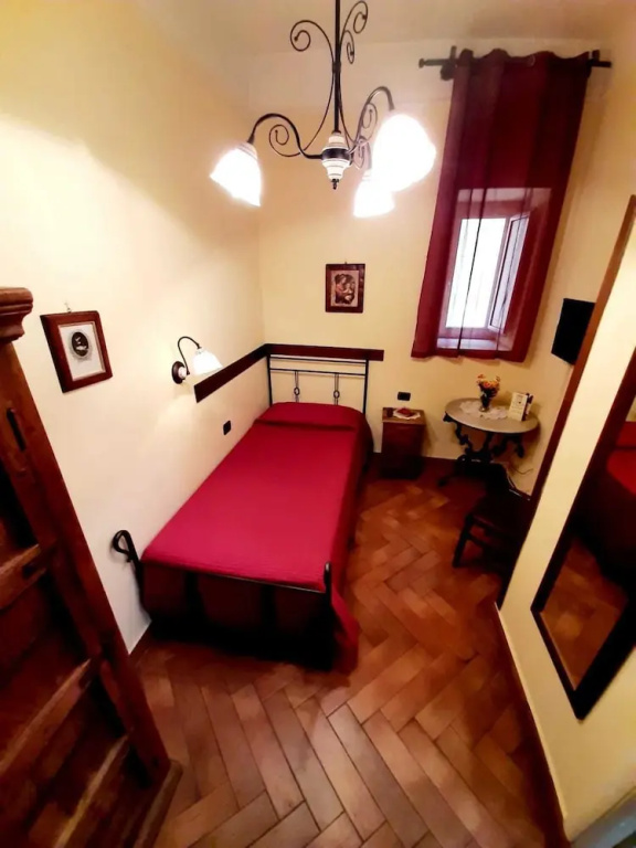 Economy room