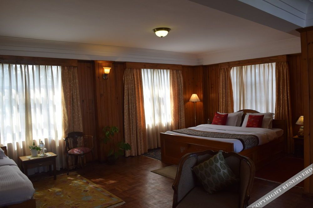 Lobby & Reception