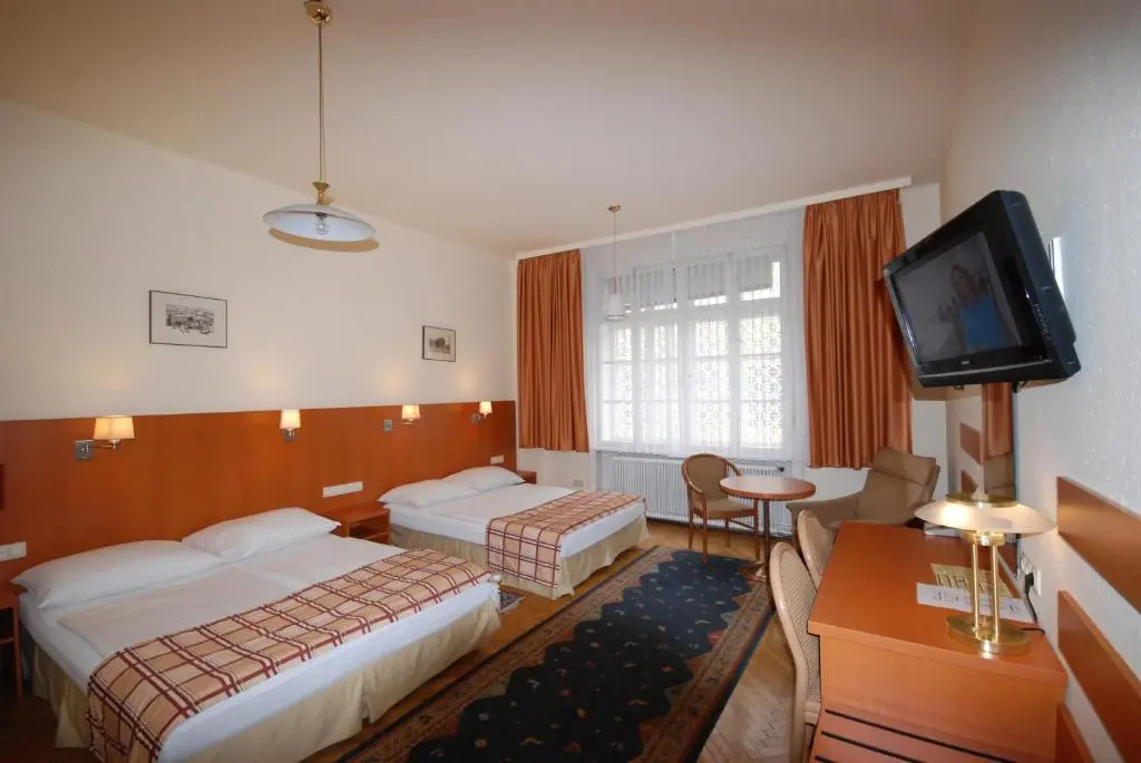 Continental Hotel-Pension - Chambres