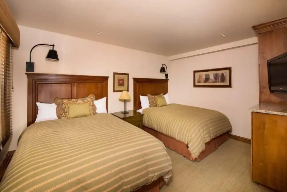 3 Bedroom Mountain Residence in the Heart of Aspen With Amenities Including Heated Pool, Hot Tubs, Game Room and Spa