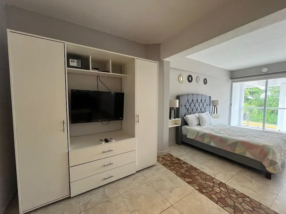 Spacious oceanfront loft # A1