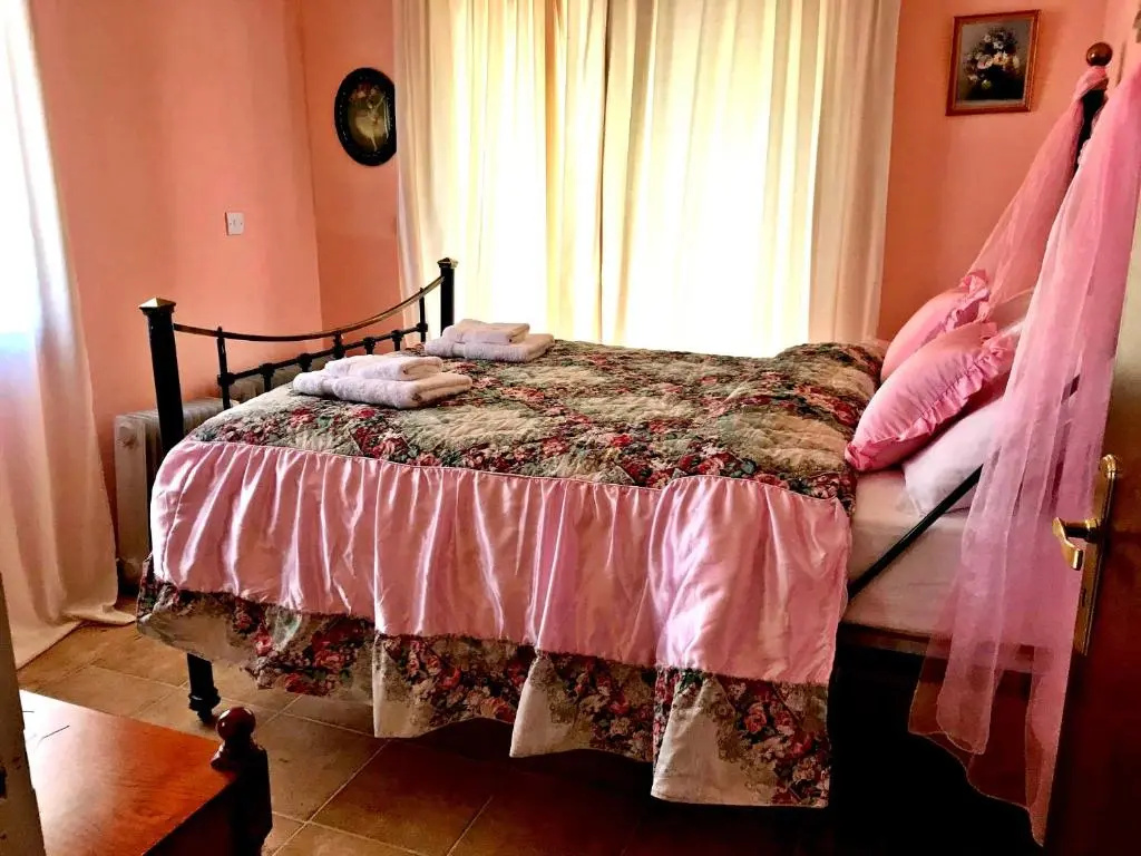4 Bedrooms Villa