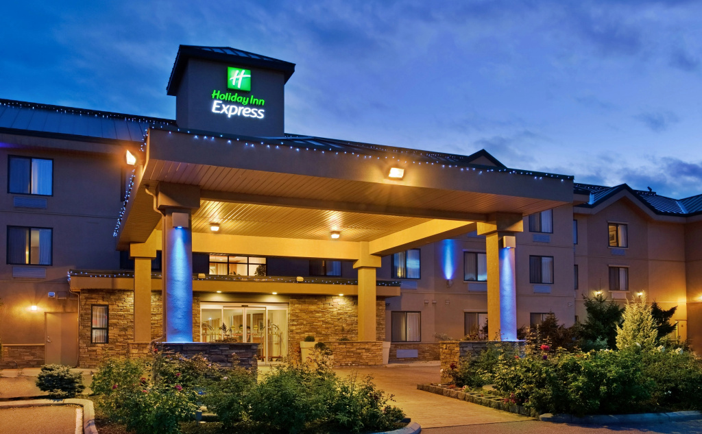 Holiday Inn Express & Suites - Vernon by IHG