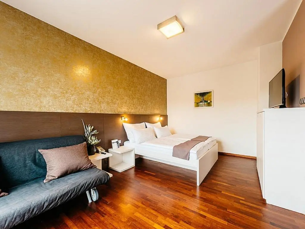 1 Bedroom Suite