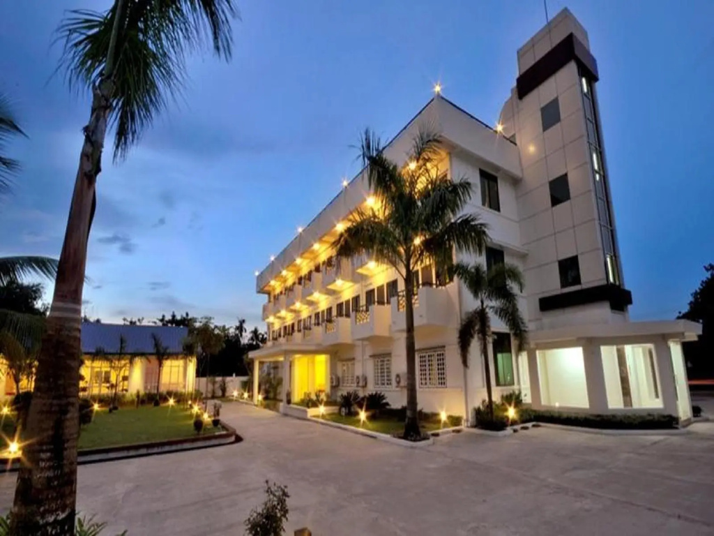 Royal Golden View Hotel