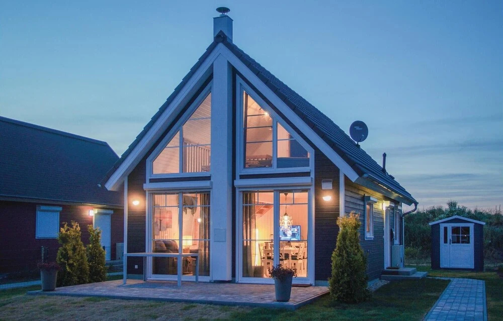 Awesome Home in Zerpenschleuse With 2 Bedrooms and Wifi