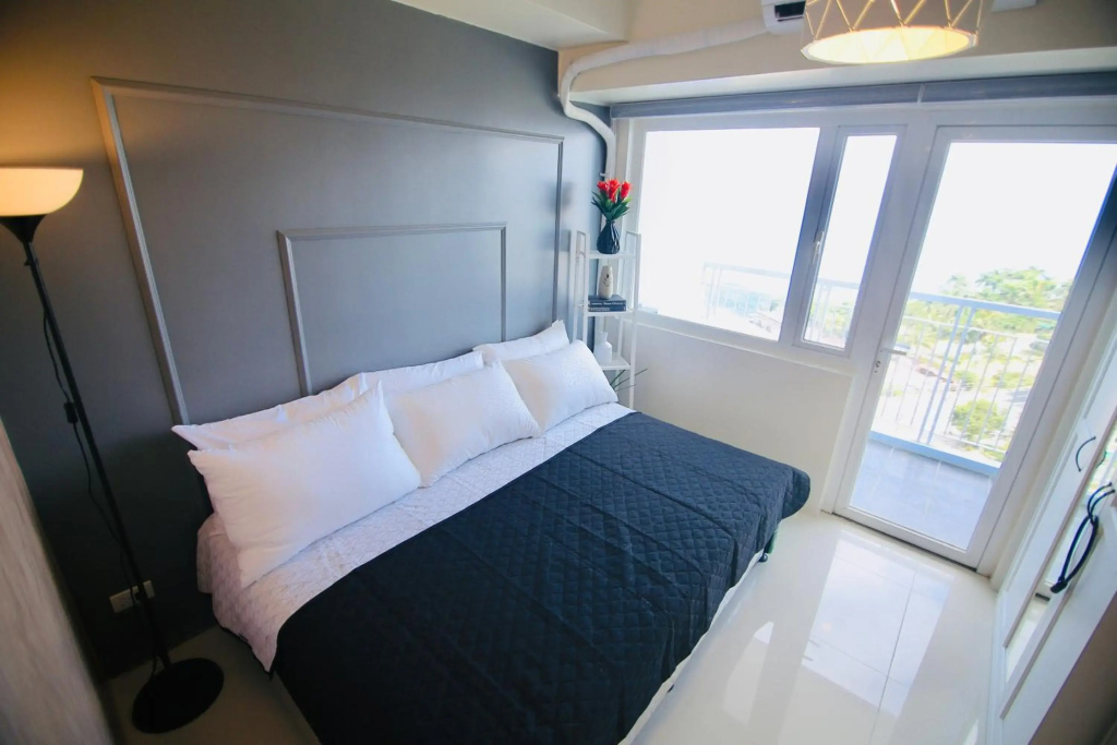 Alexandrea Suite Taal View by Wind SMDC Tagaytay