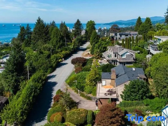 West Vancouver Ocean View Suite