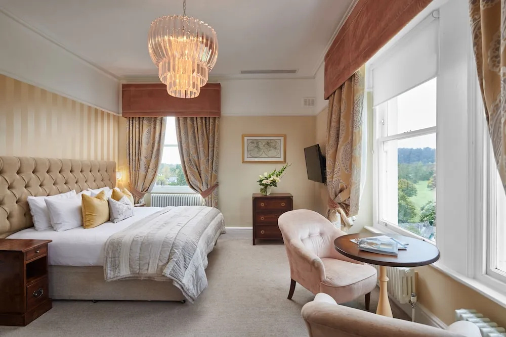Standard room with lake view
