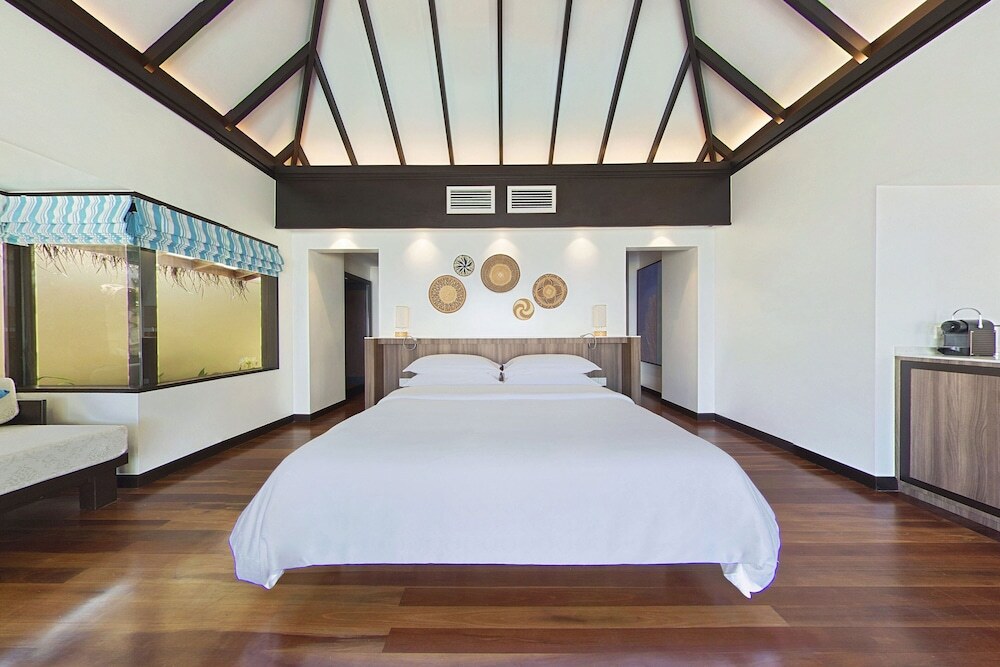 Sheraton Maldives Full Moon Resort & Spa