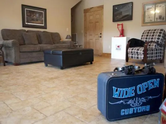 Standard Family room with mountain view