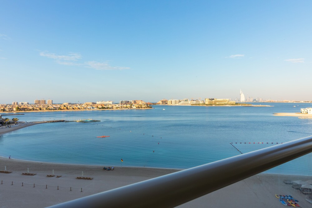 Beach & Waterfront
