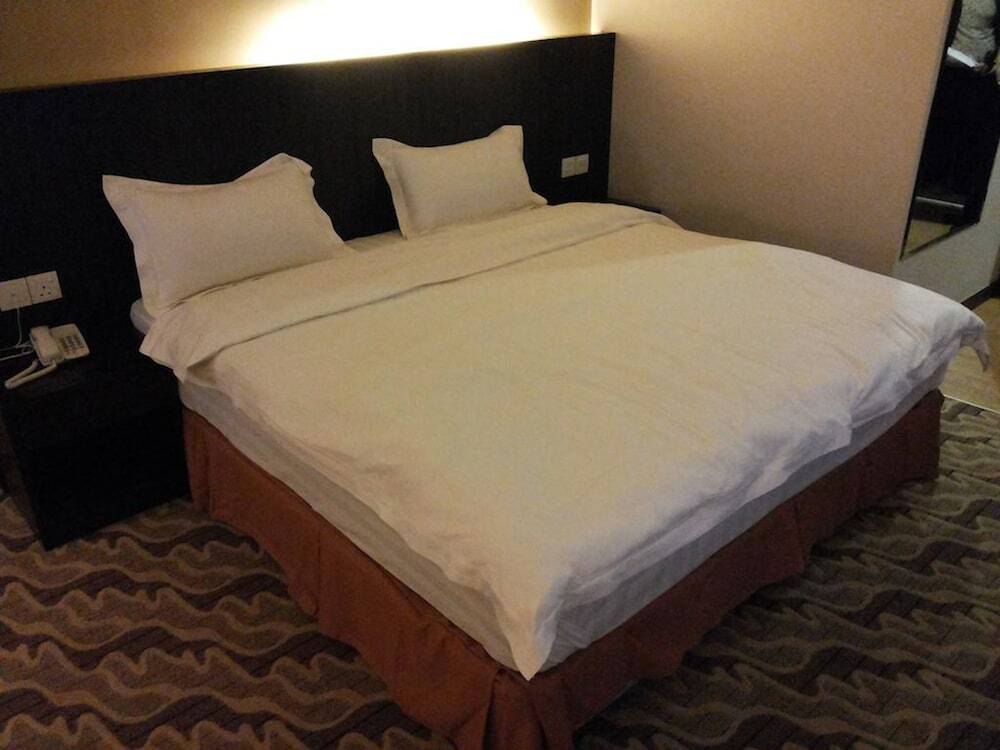 Eminent Hotel
