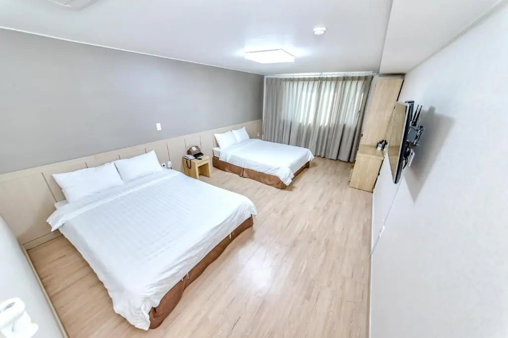 Jungmoon J Hill & City Hotel - Chambres