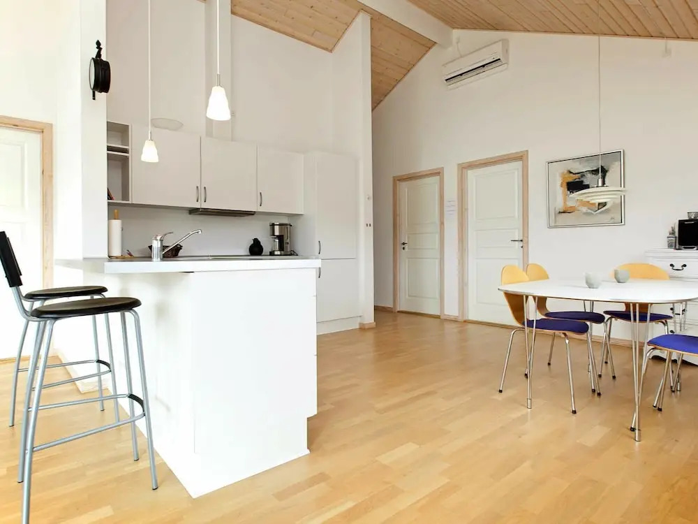 Alluring Holiday Home in Rødby With Whirlpool - фото 17