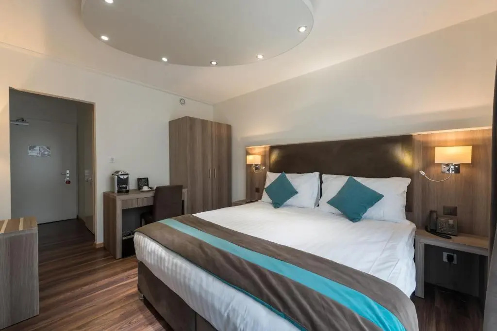 Classic Double room (full double bed)