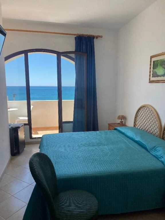 Standard Double room with balcony and with sea view (full double bed)