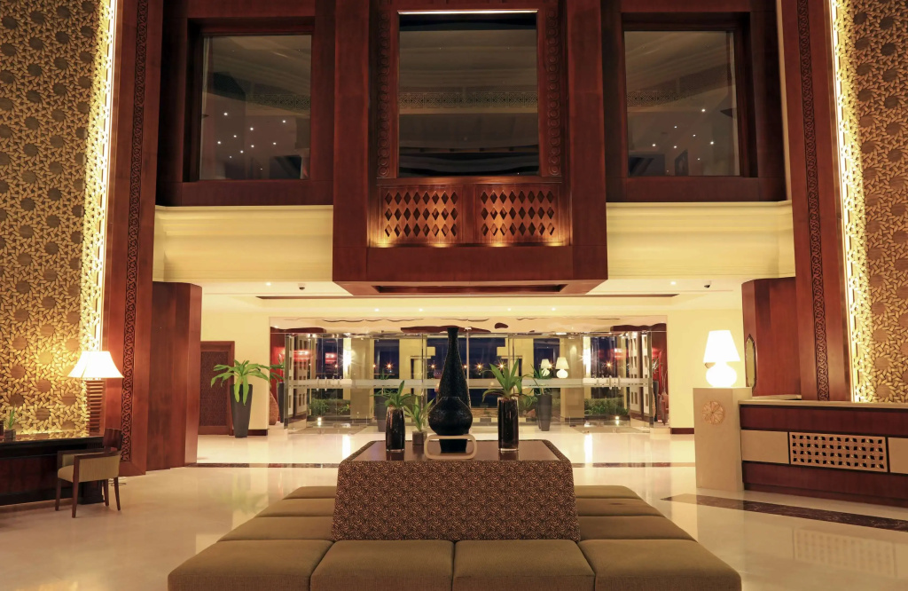 Lobby & Reception