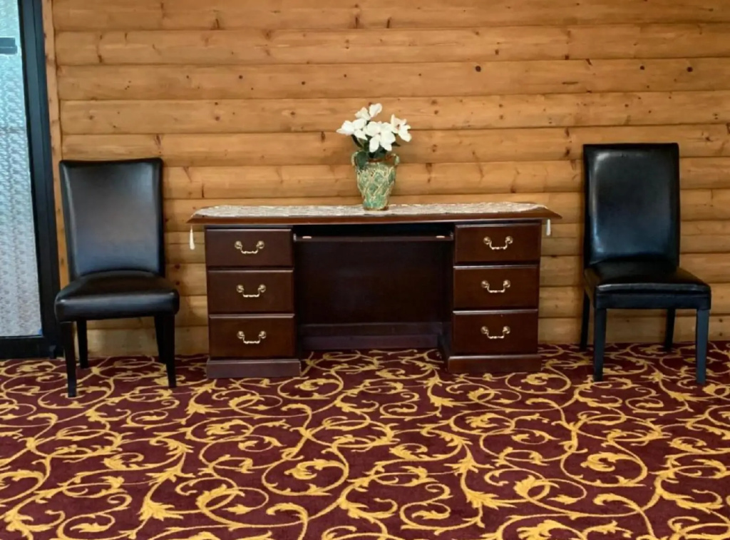 Hiawatha Lodge