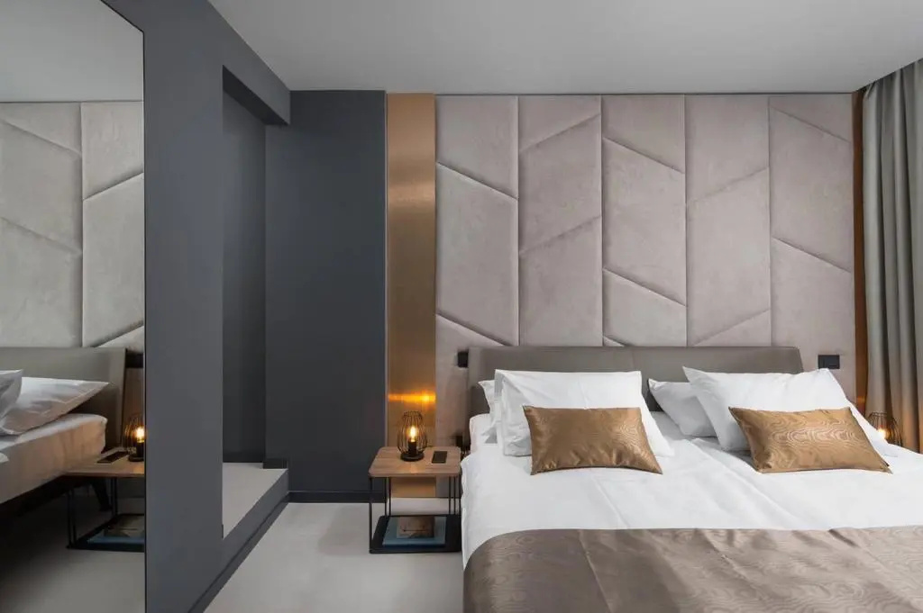 Deluxe Double room (full double bed)