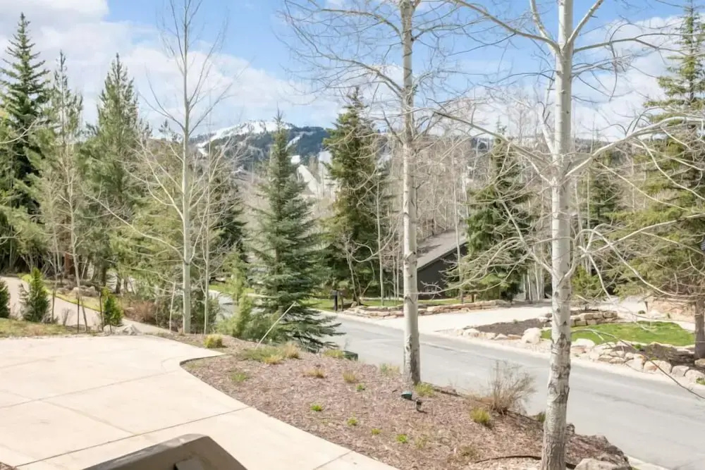 2540 Queen Esther Dr - 5 Bedroom Home with Spa 5 Home