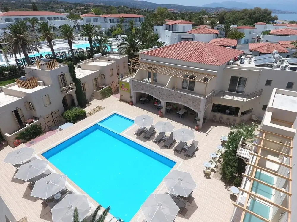 Maravel Star Art Hotel - Comfortable Room for 4 People With Sea View
