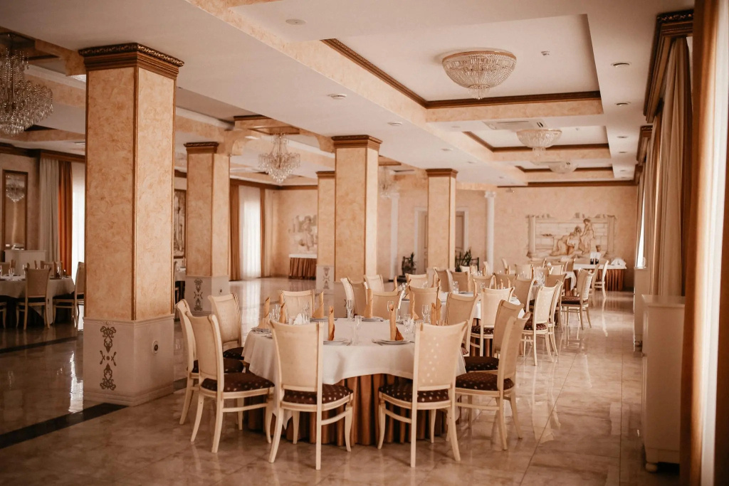 Food & Beverage