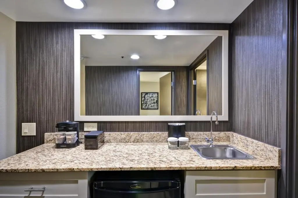 Embassy Suites by Hilton Charlotte - Chambres