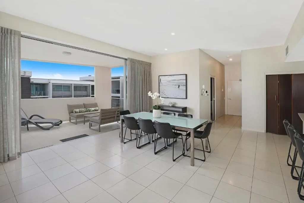 1 Bedroom Apartment with sea view
