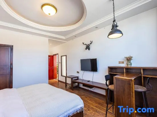 Deluxe Double room (full double bed)