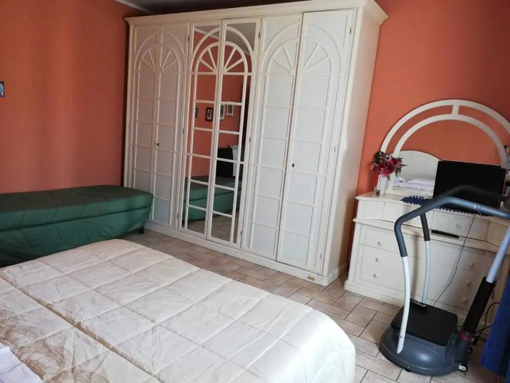 Economy room