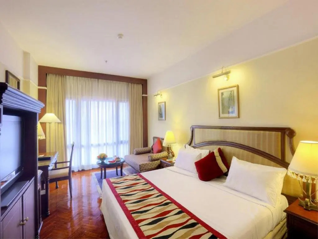 Deluxe Double room (full double bed)