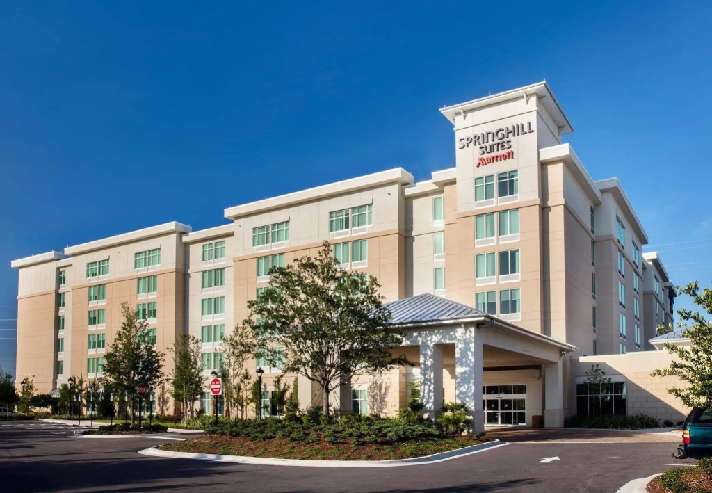 SpringHill Suites Orlando at FLAMINGO CROSSINGS® Town Center/Western Entrance