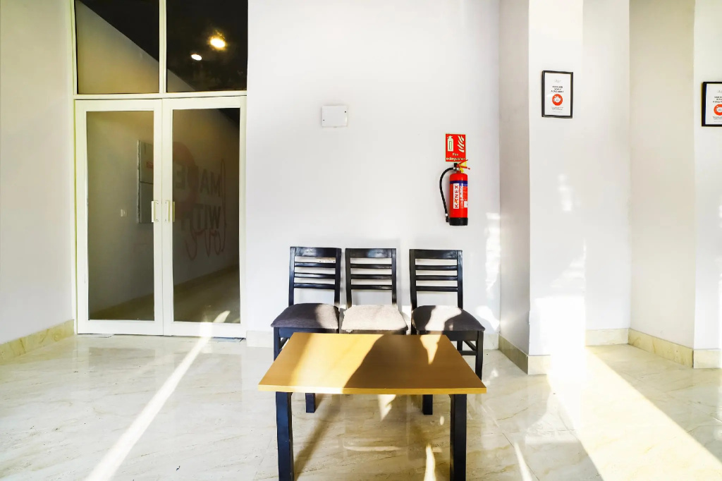 Lobby & Reception