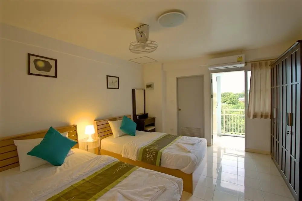 OYO Srirat Residence