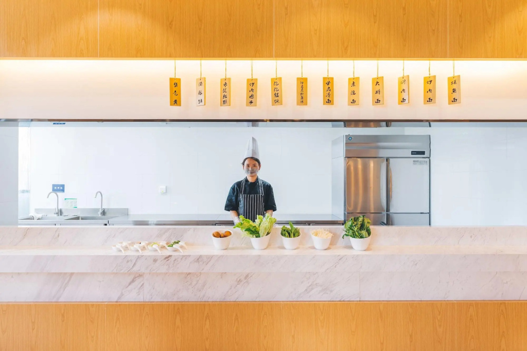 Food & Beverage