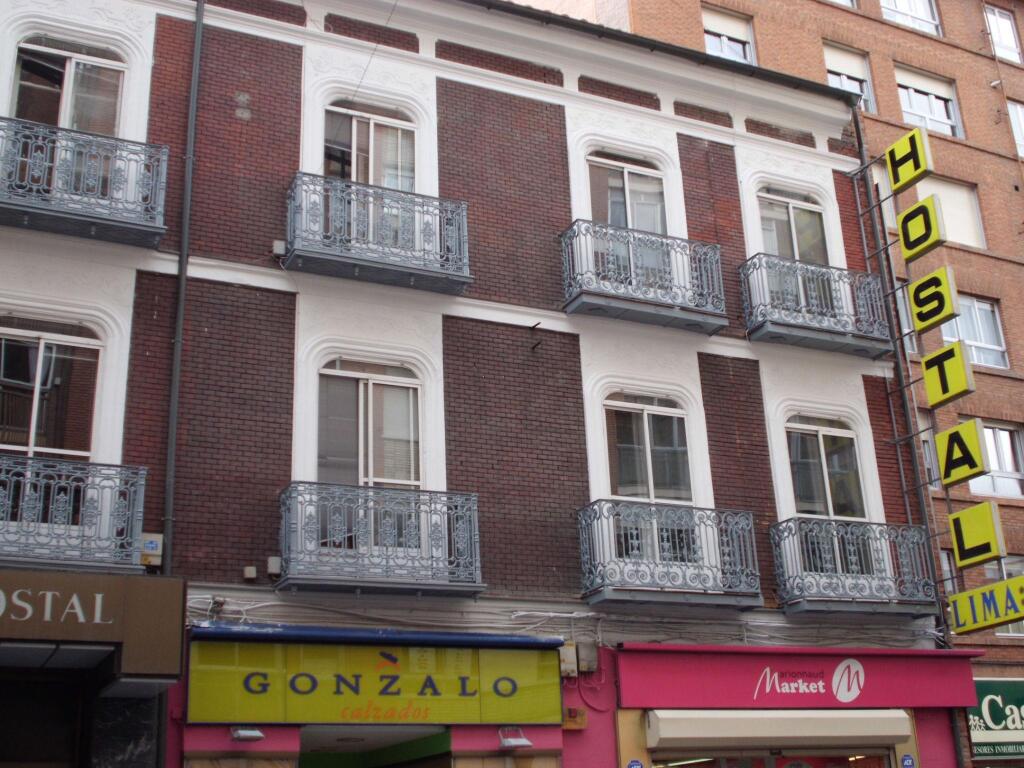 Hostal Lima by null