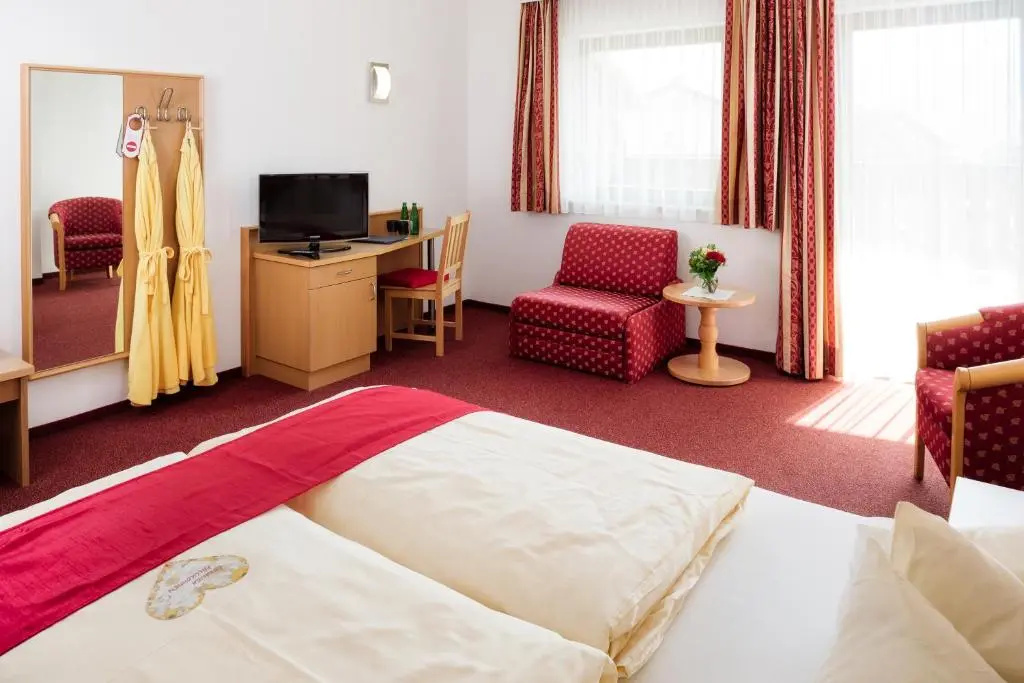 Standard Double room with balcony (full double bed)