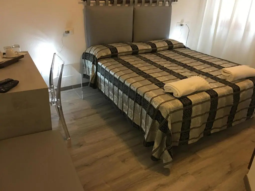 Standard Double room (full double bed)