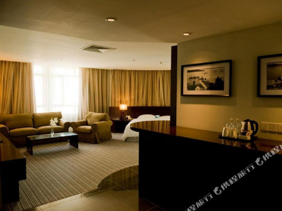 Hotel Sixty3