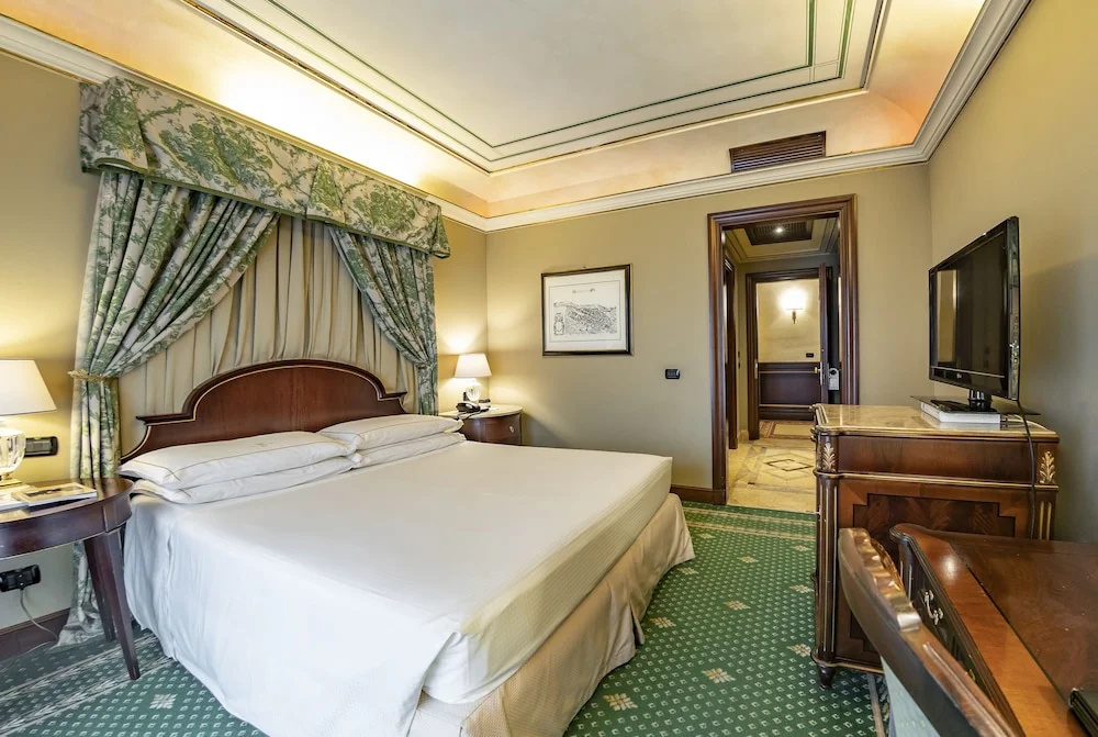 Deluxe Double room (full double bed)