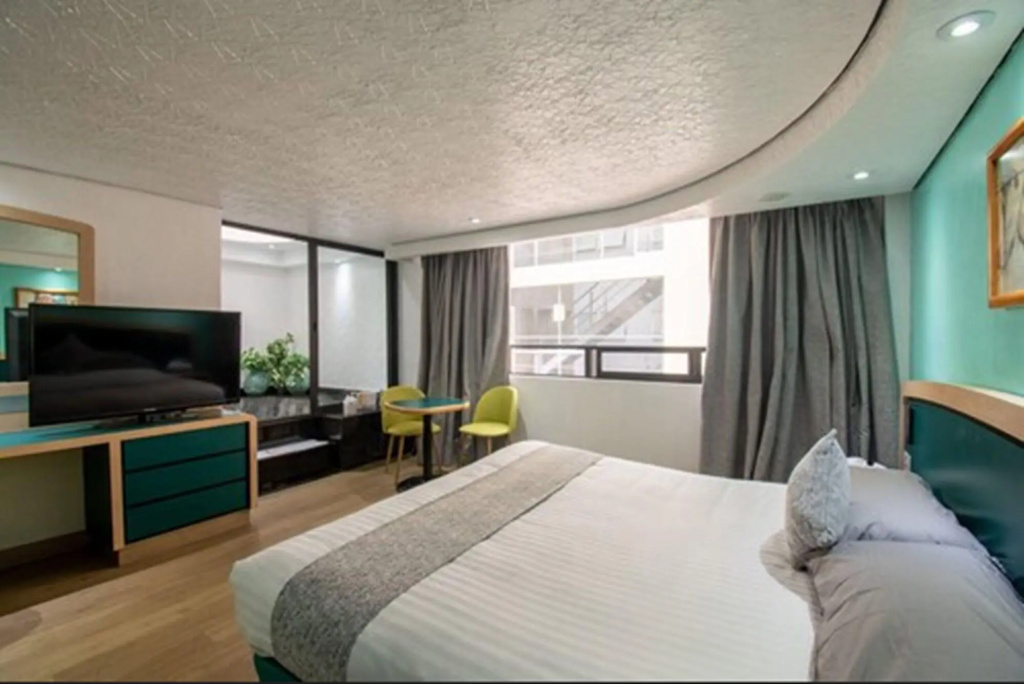 Hotel Embassy — 5