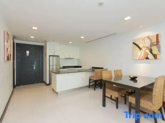 The Palms, Kamala Beach