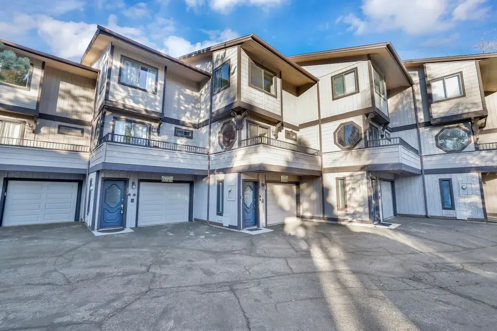 2248-forest Shores Lake View Condo 2 Bedroom Home by RedAwning