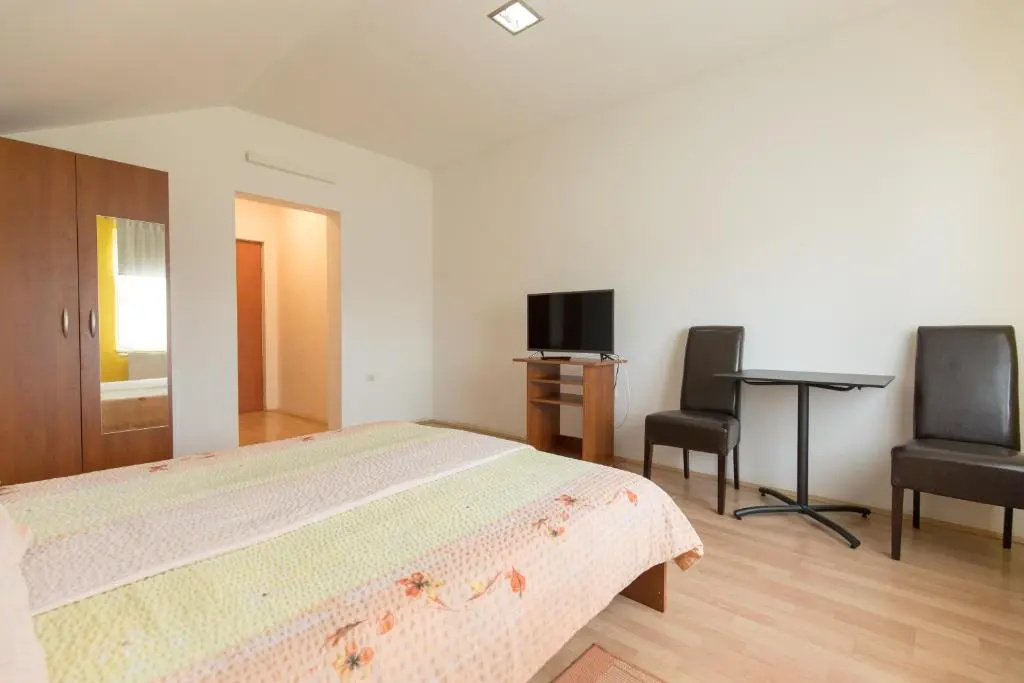 Standard Double room (full double bed)