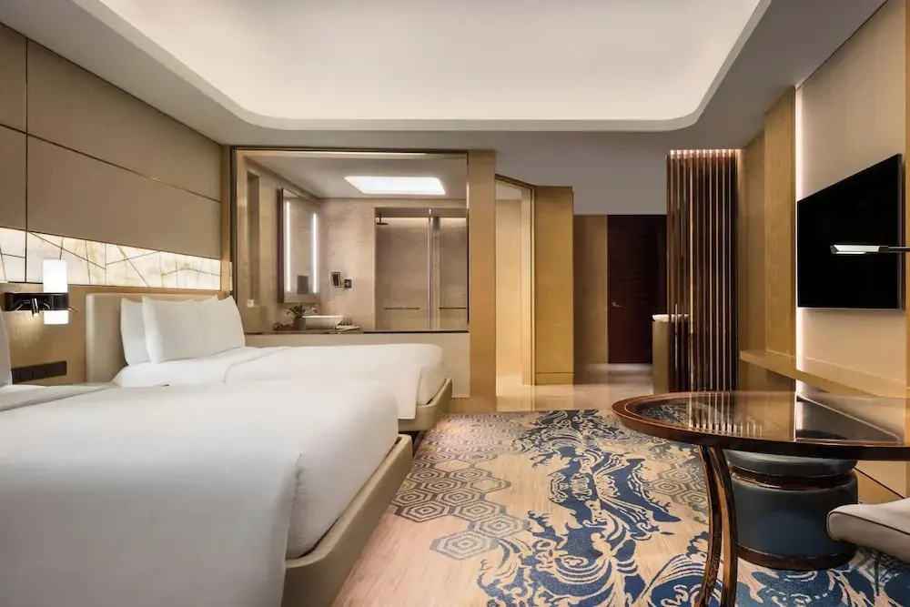Standard Quadruple room with view