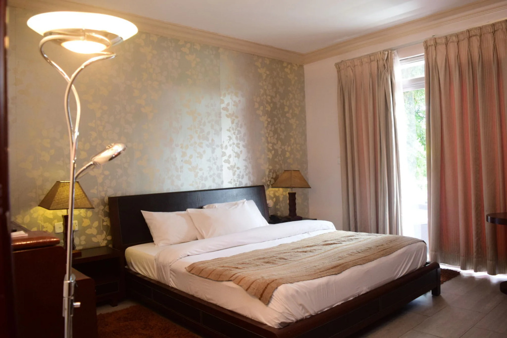 The Blowfish Hotel by null