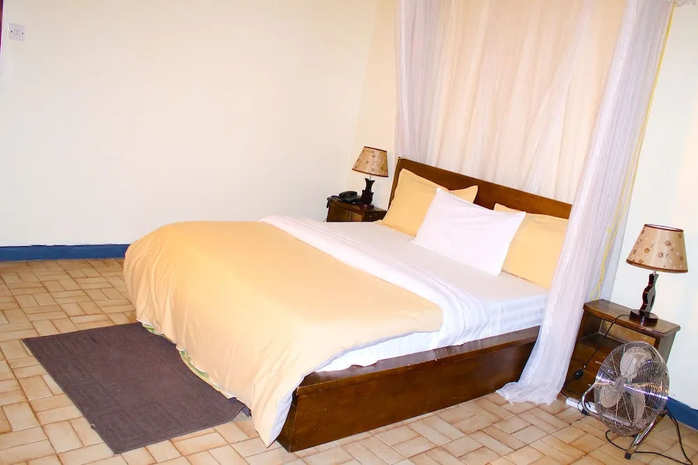 Standard Double room with balcony (full double bed)